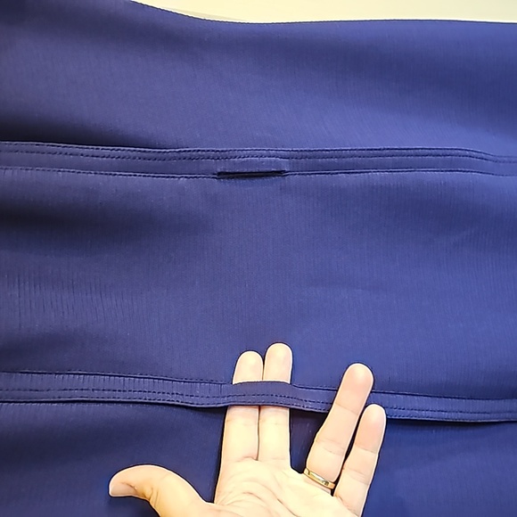 Tahari Arthur S. Levine petite size 4 dress. Does not come with a belt - Picture 8 of 9